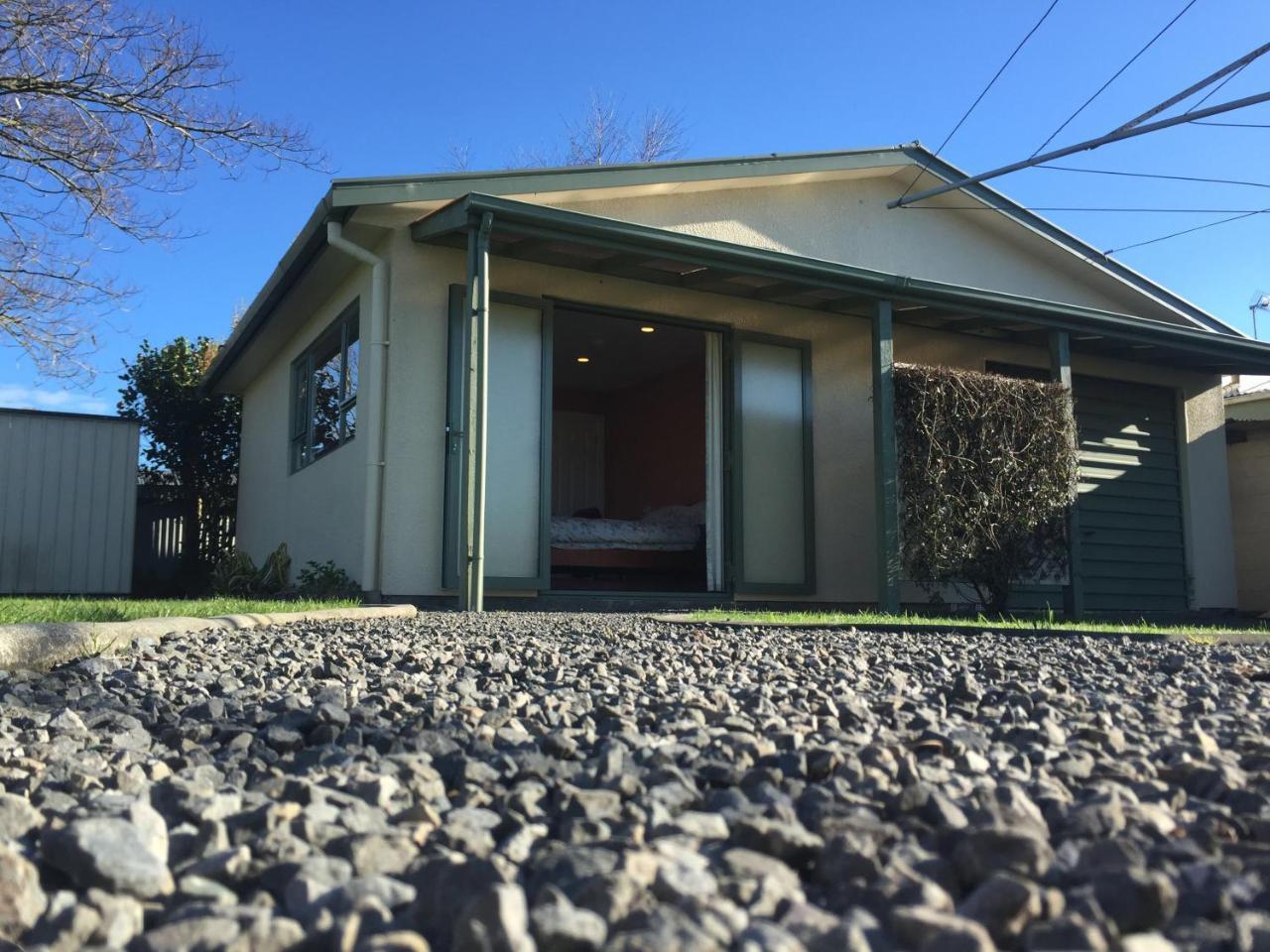 Cosy, Central Greytown Sleepout Exterior foto